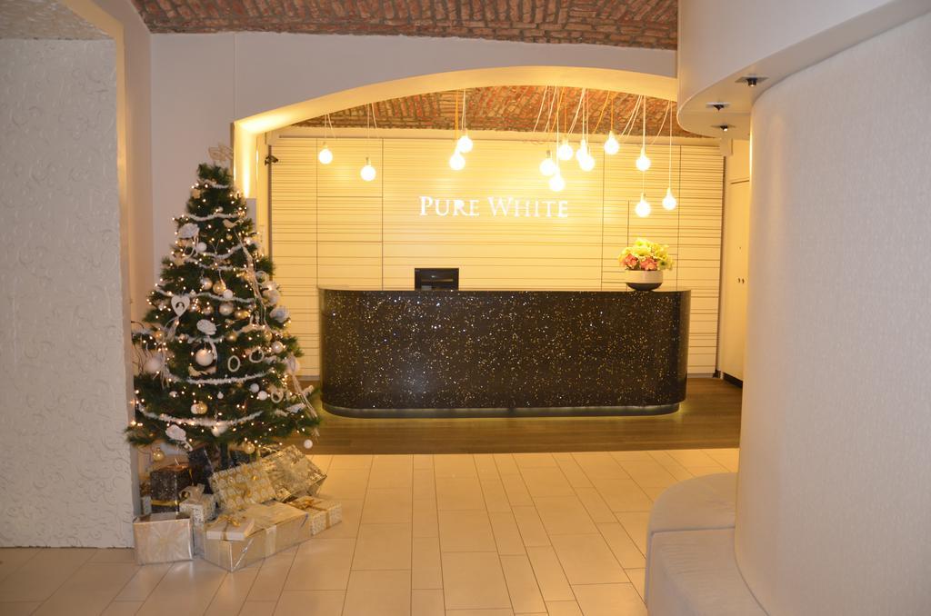 Pure White Hotel Praga Exterior foto