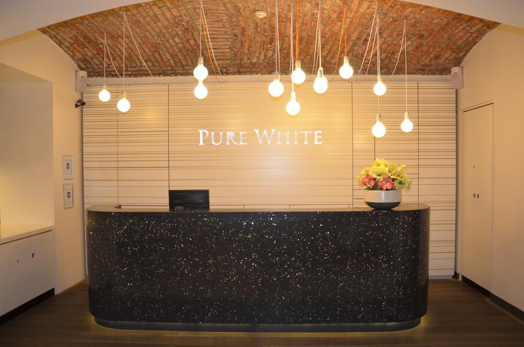 Pure White Hotel Praga Exterior foto
